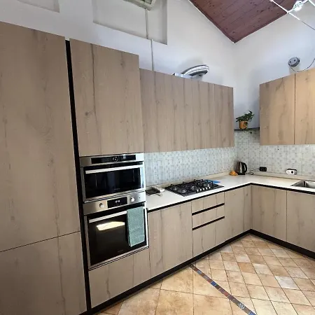 Cozy Loft Veronetta - Il Lupo Affitta Verona